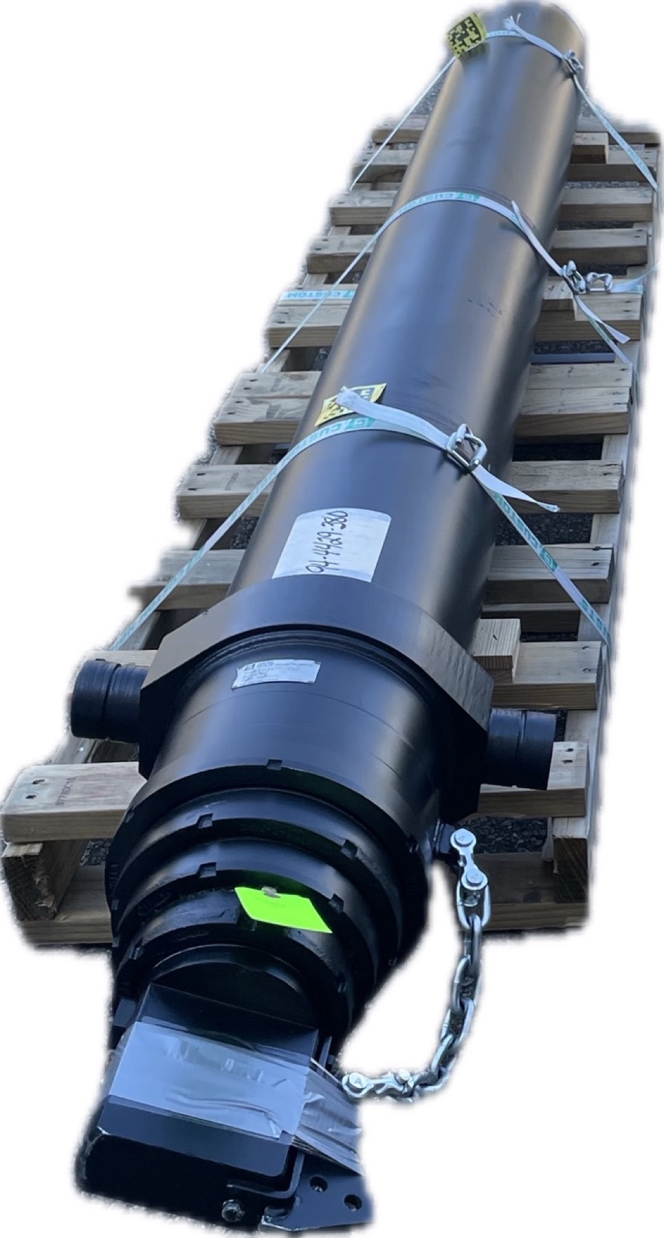 Custom Hoists cylinder for landfill dumper application on pallet